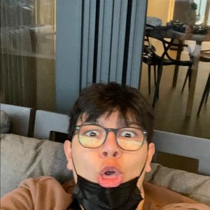 Meet your Posher, Daniel